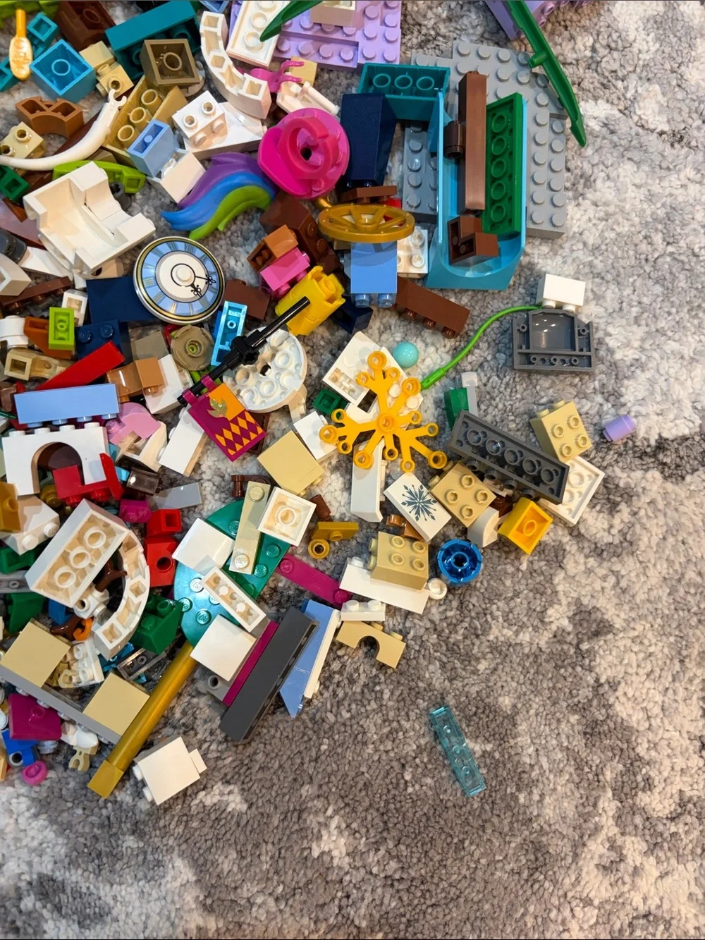 Lego pieces to mixed Disney sets